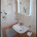 Xenioti 3*